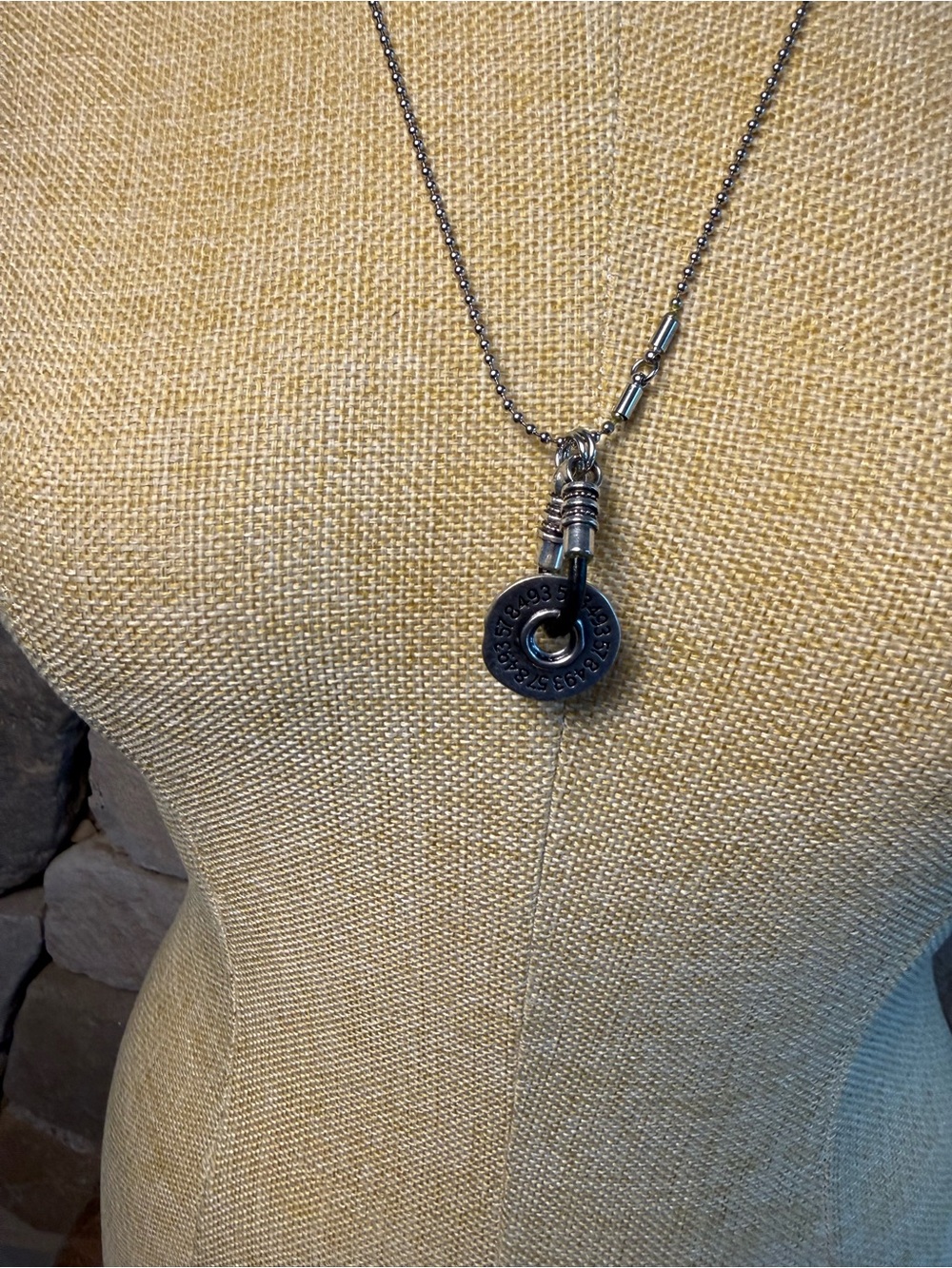 New🌟Free People-Silver-Tone Round Pendant Necklace - Women Jewelry - Picture 3 of 3